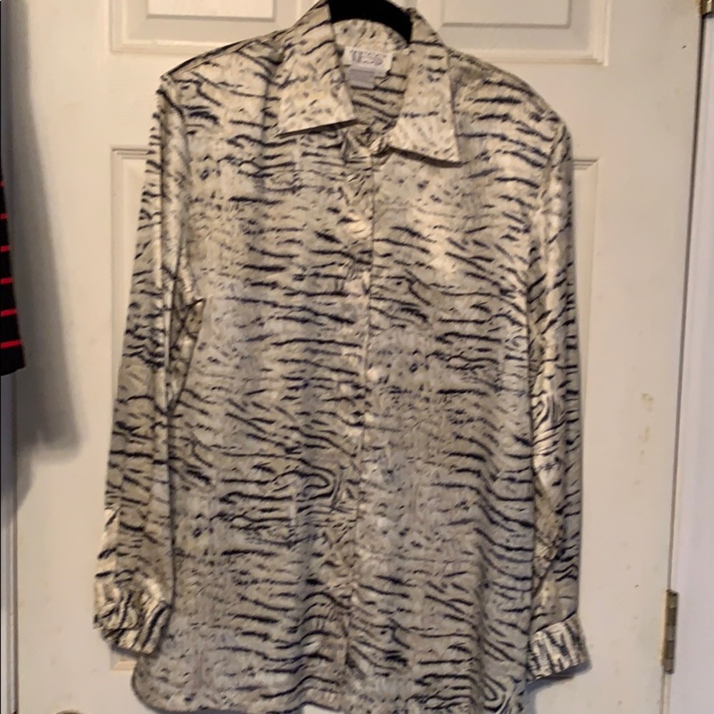 4 FOR $20 Beautiful Dressy Blouse💐